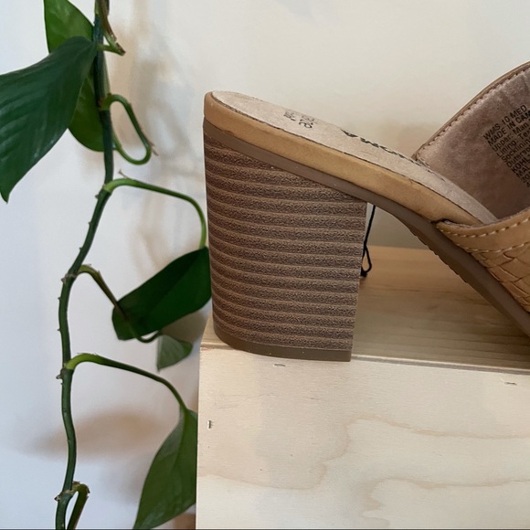 9.5, 10 NEW TAN VITALIZE ORTHOLITE OPEN TOE BLOCK HEEL BOHEMIAN SANDALS - Picture 3 of 7